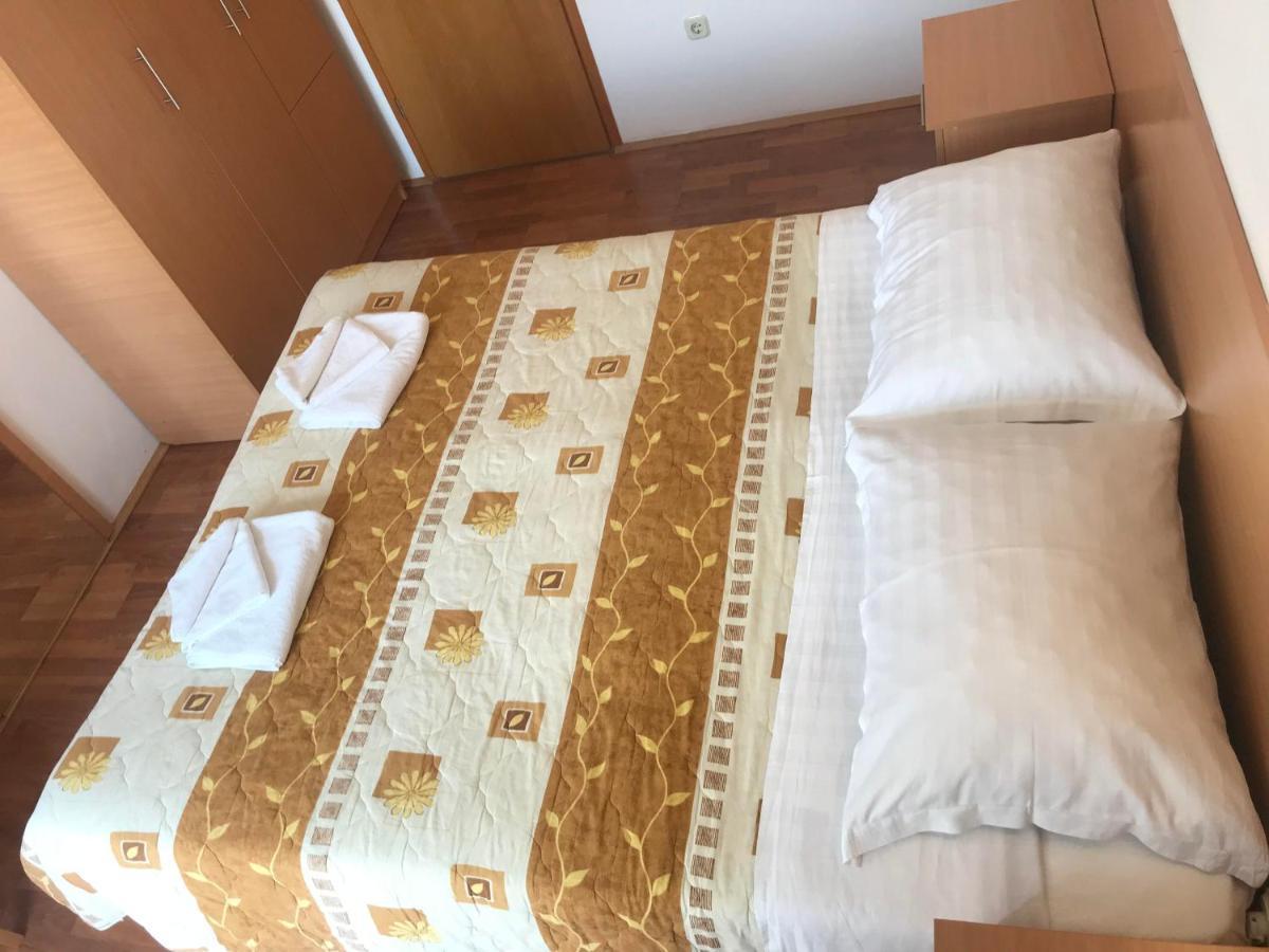 Cosy Sun-Splashed Bedroom - Pansion Hajduk Korčula Zewnętrze zdjęcie