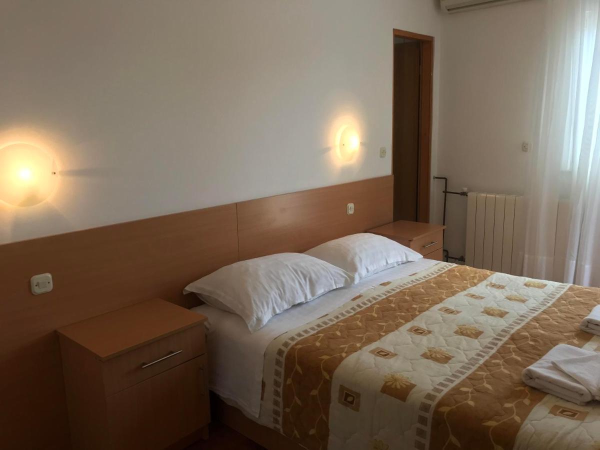 Cosy Sun-Splashed Bedroom - Pansion Hajduk Korčula Zewnętrze zdjęcie